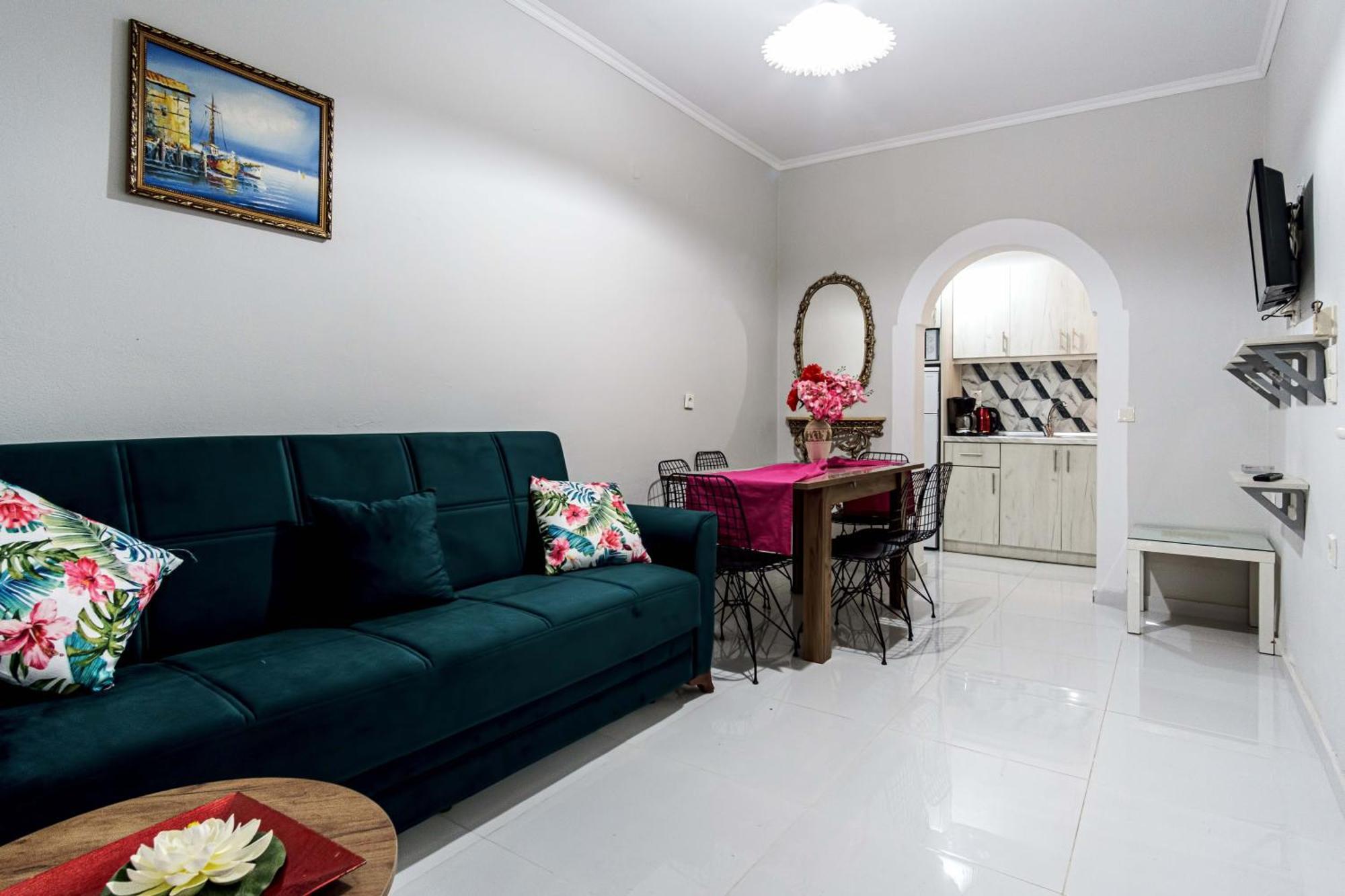 Eleni Holidays With Swimming Pool, Corfu Aparthotel 3*