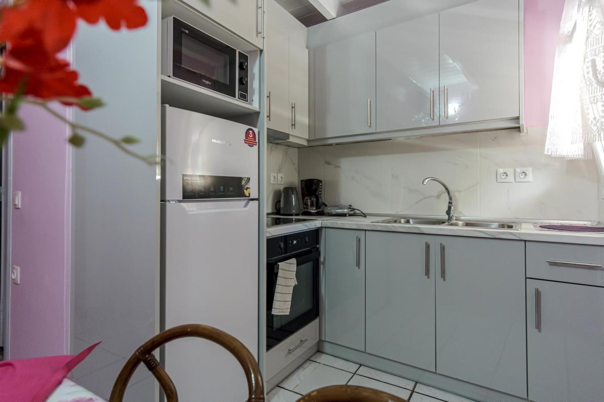 Aparthotel Eleni Holidays With Swimming Pool, Corfu