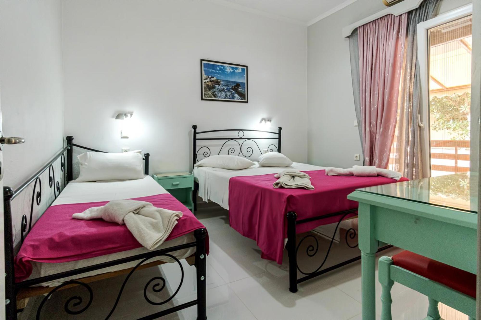 Eleni Holidays With Swimming Pool, Corfu Aparthotel