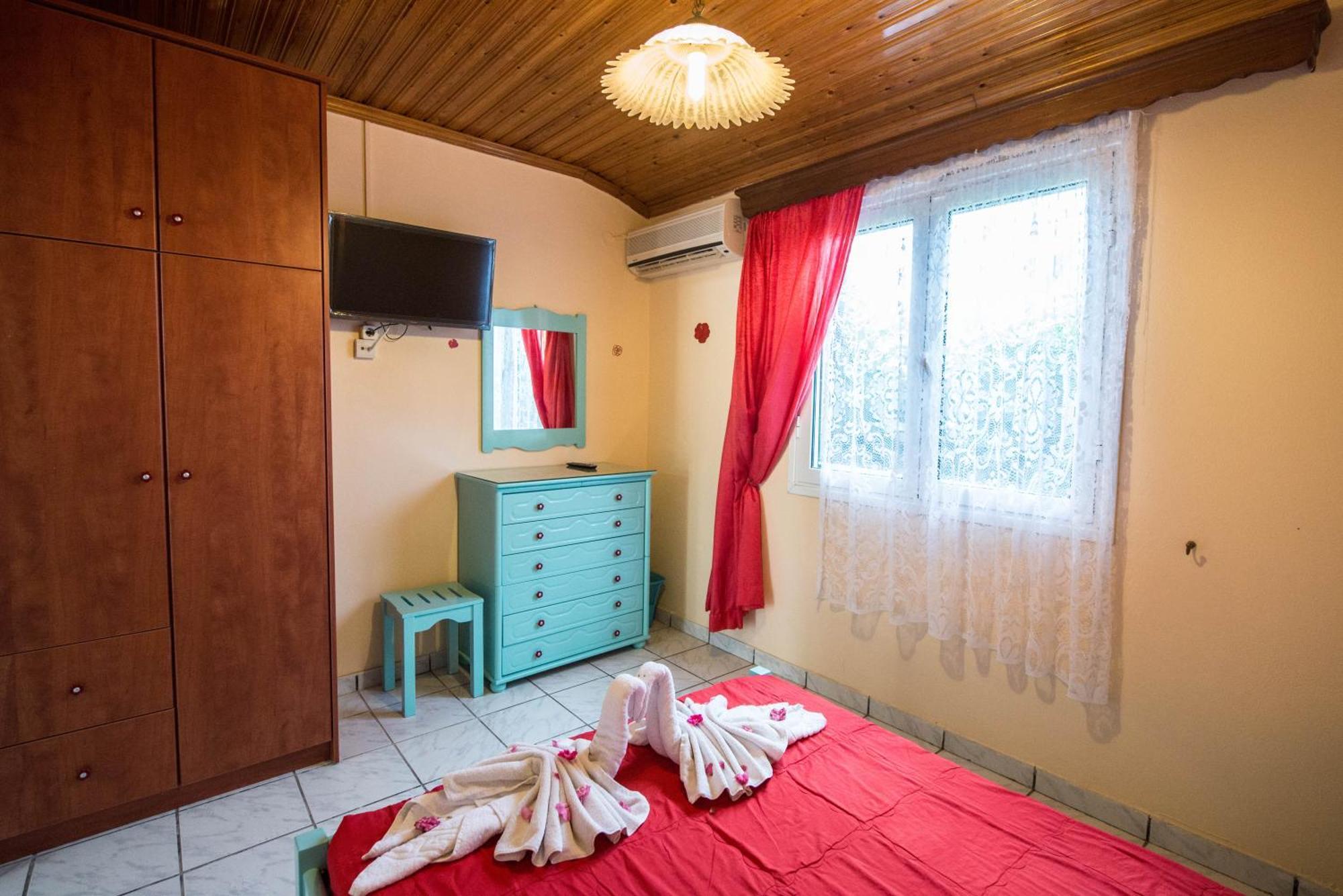 Aparthotel Eleni Holidays With Swimming Pool, Corfu